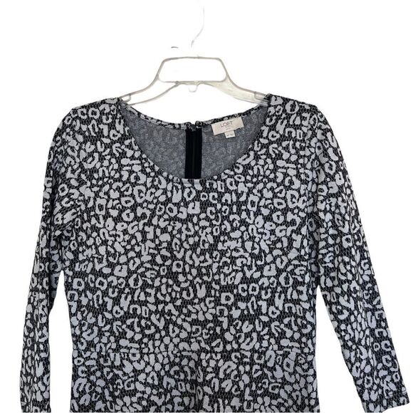 Loft Black/White Animal Print 3/4 Sleeve Knit Fit & Flare Dress Size 6P - Picture 3 of 9